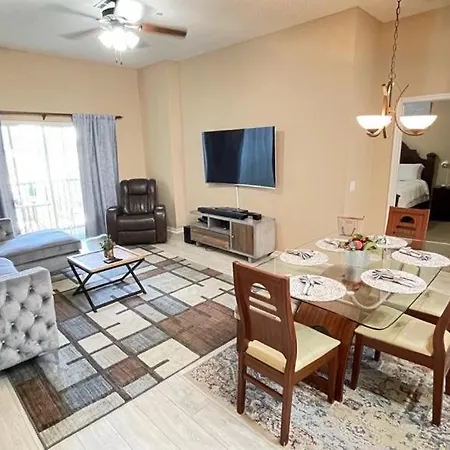 Beautiful 3 Bedroom Apartment Minutes From Disney!